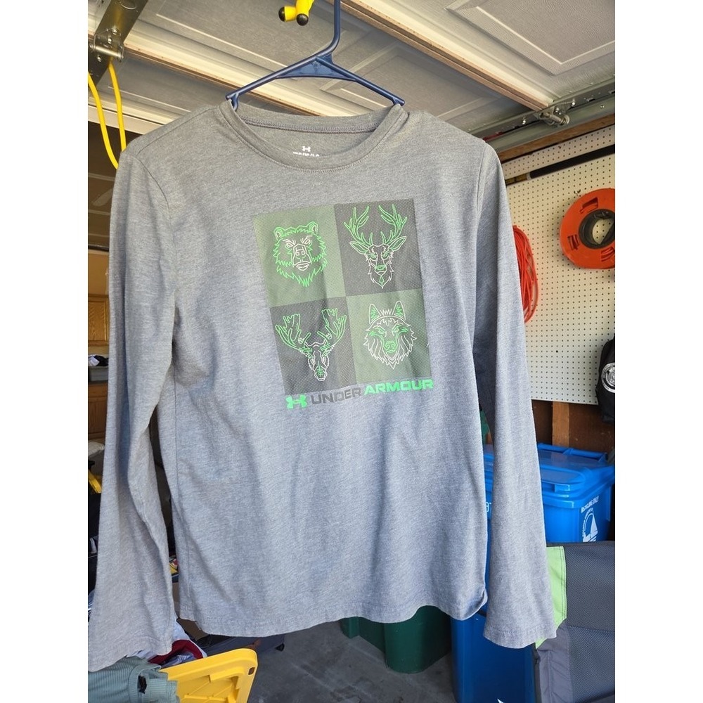 Under Armour Hunting Animals Graphic Long Sleeve Shirt Y Large Grey Neon Green